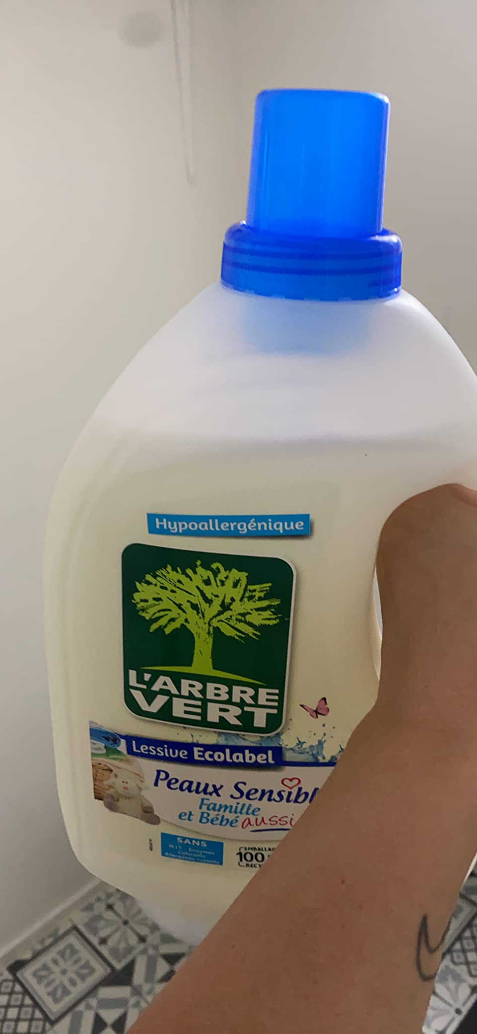Mitigée sur le blanc