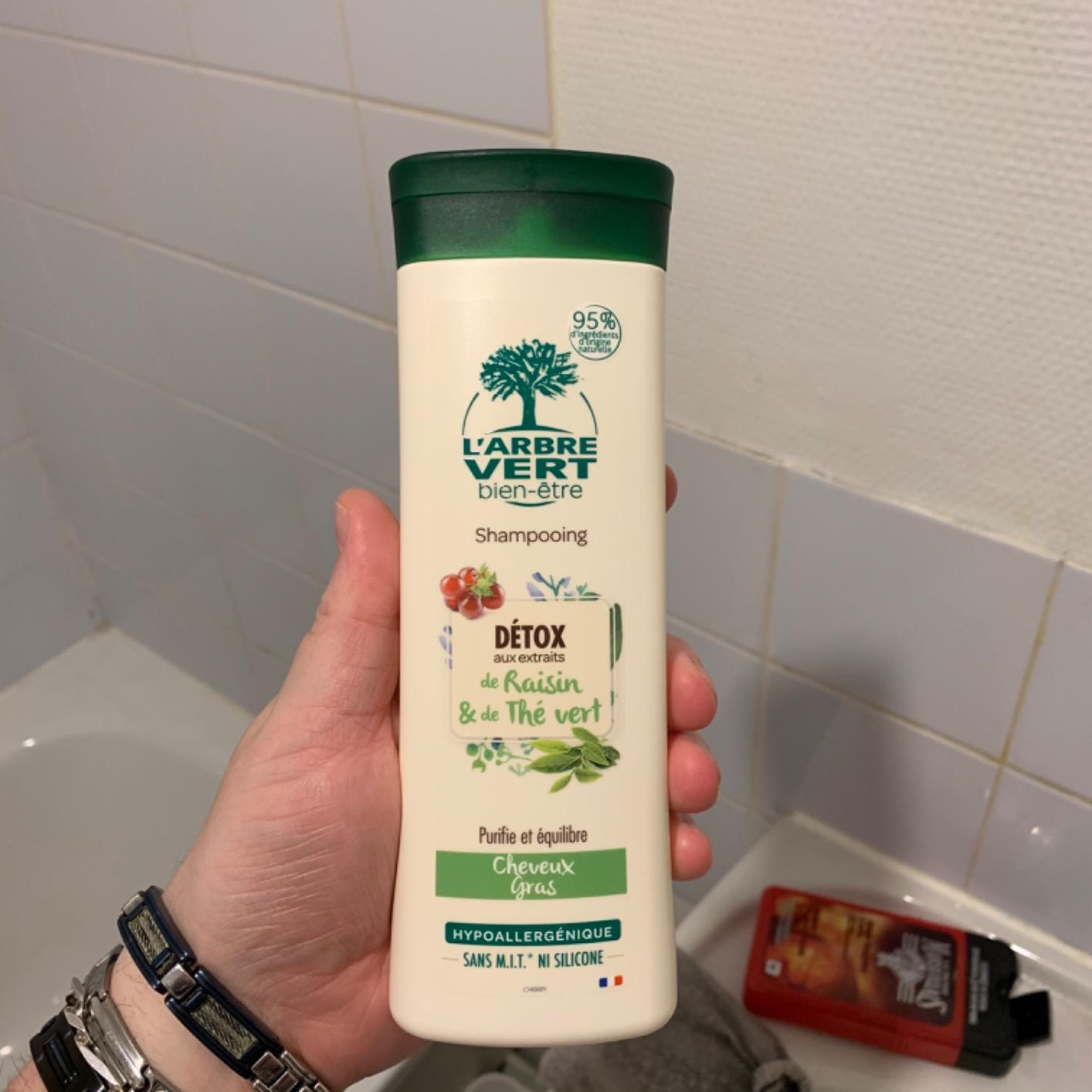 Cheveux légers enfin