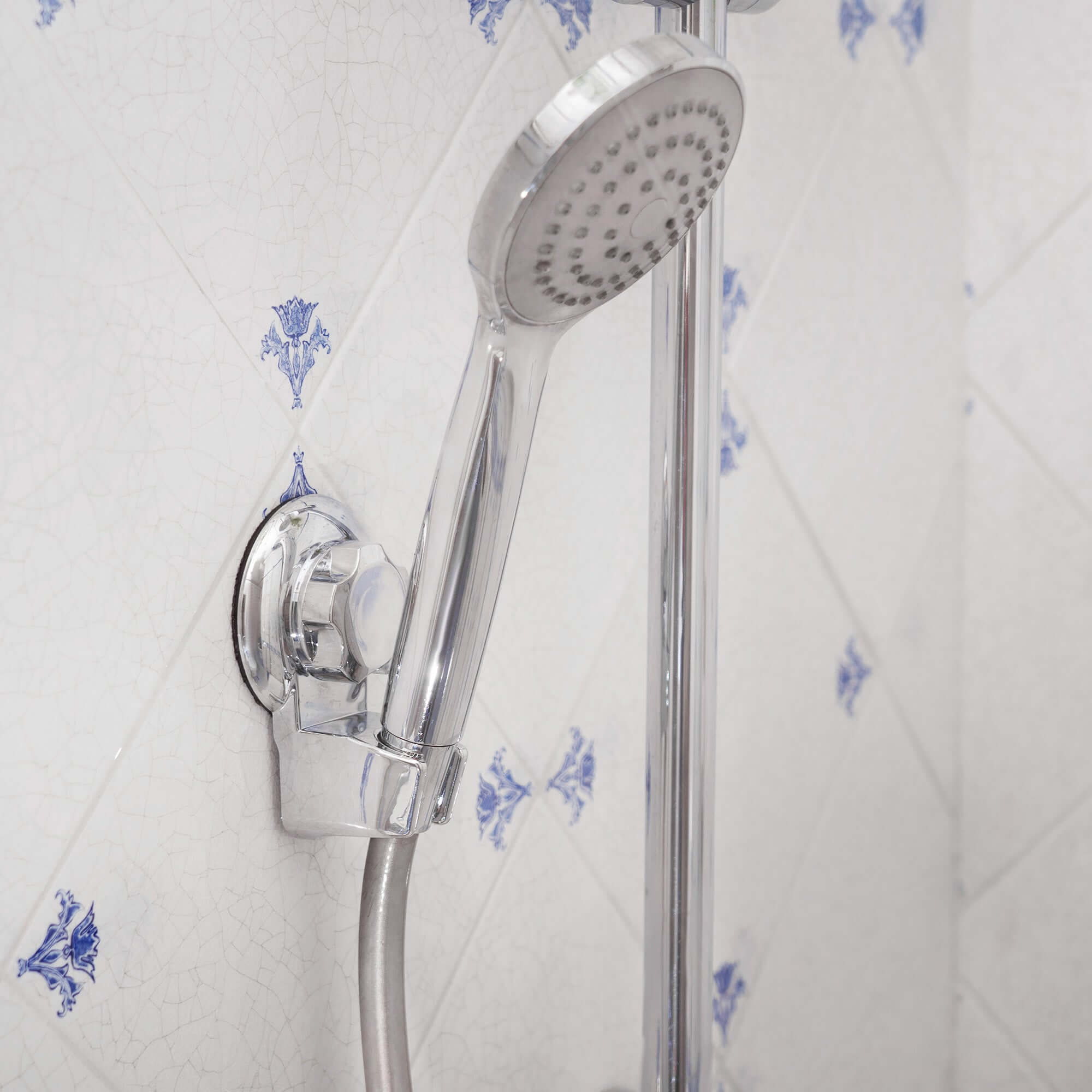compactor-bestlock-support-mural-pour-flexible-de-douche-ventouse-chrome image 3